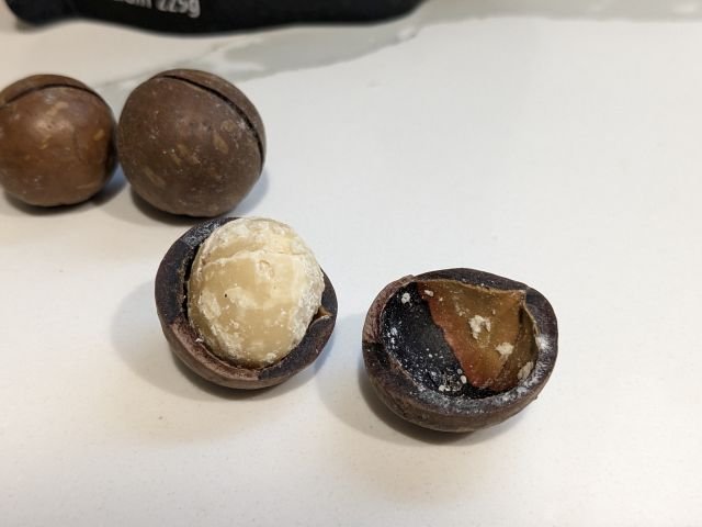 Macadamia Australia Happy Nut Vanilla Macadamia nuts shelled.
